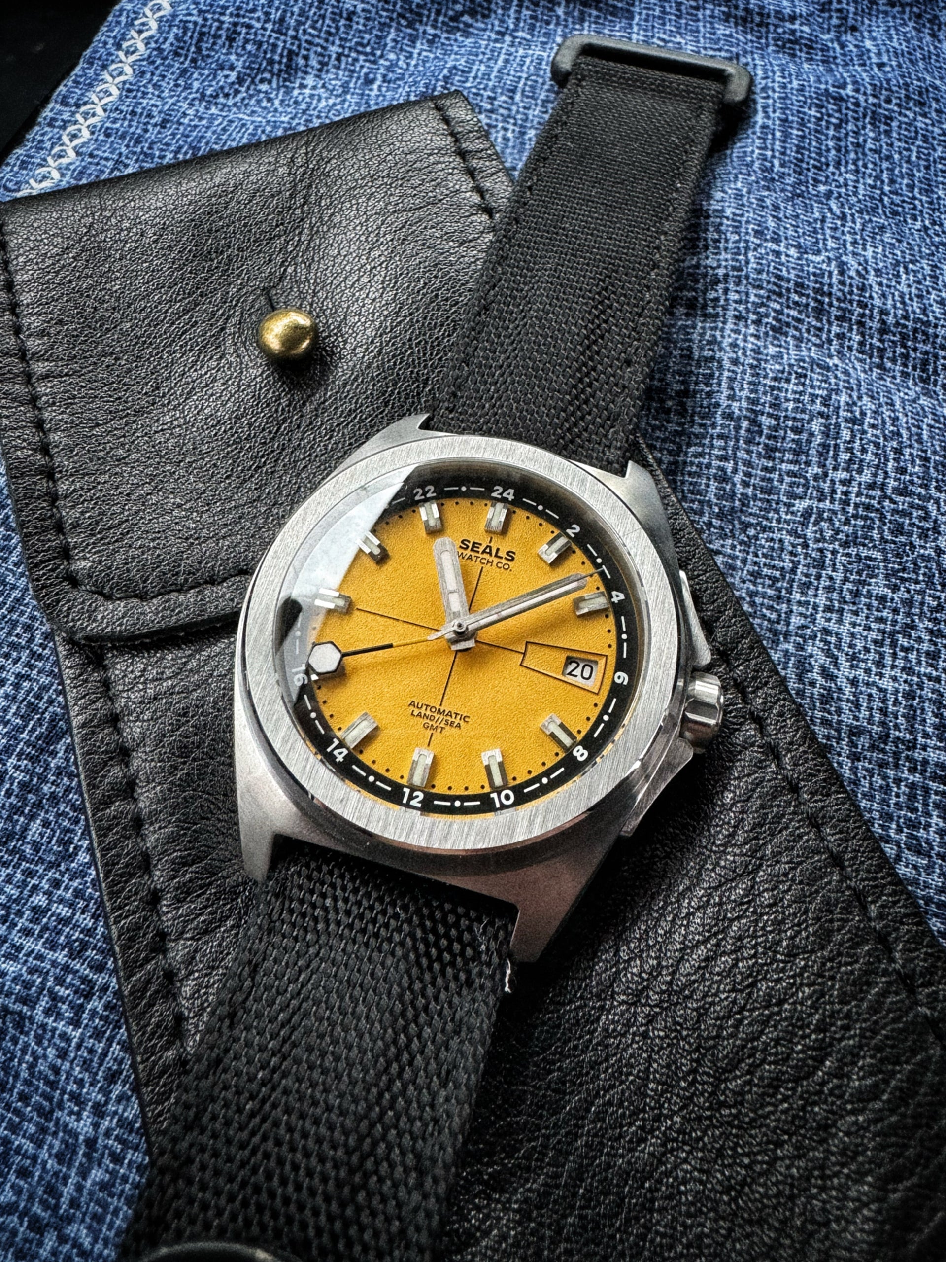 Internal 24-Hour GMT Ring vs Rotating Bezel: Design, Function, and Philosophy