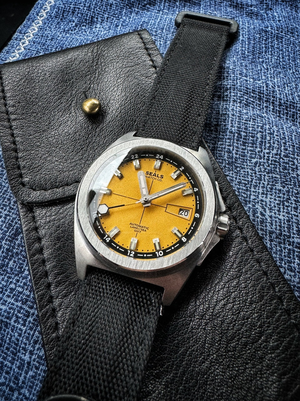 Internal 24-Hour GMT Ring vs Rotating Bezel: Design, Function, and Philosophy