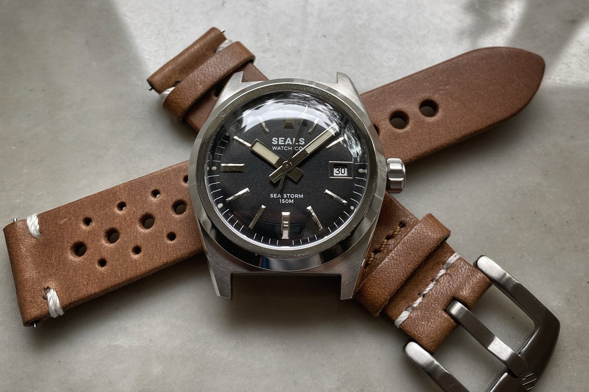 "Sea Storm" Dive Watch - Fixed Bezel - With Date - Seals Watch Co