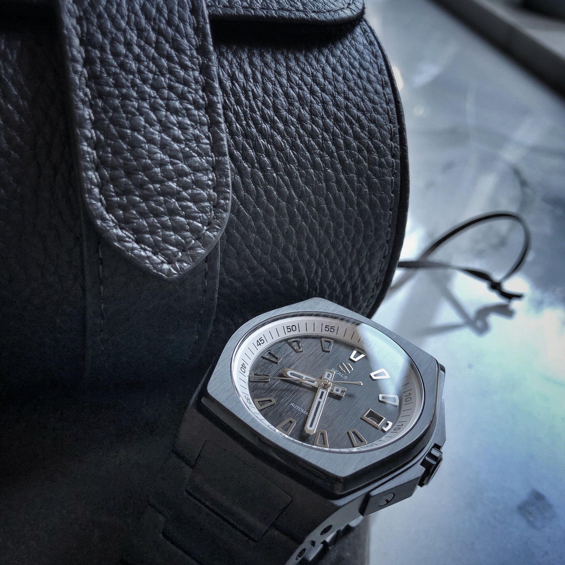 Jet Black With White Dial Ring / Brushed Black Dial on Bracelet - Seals Watch Co