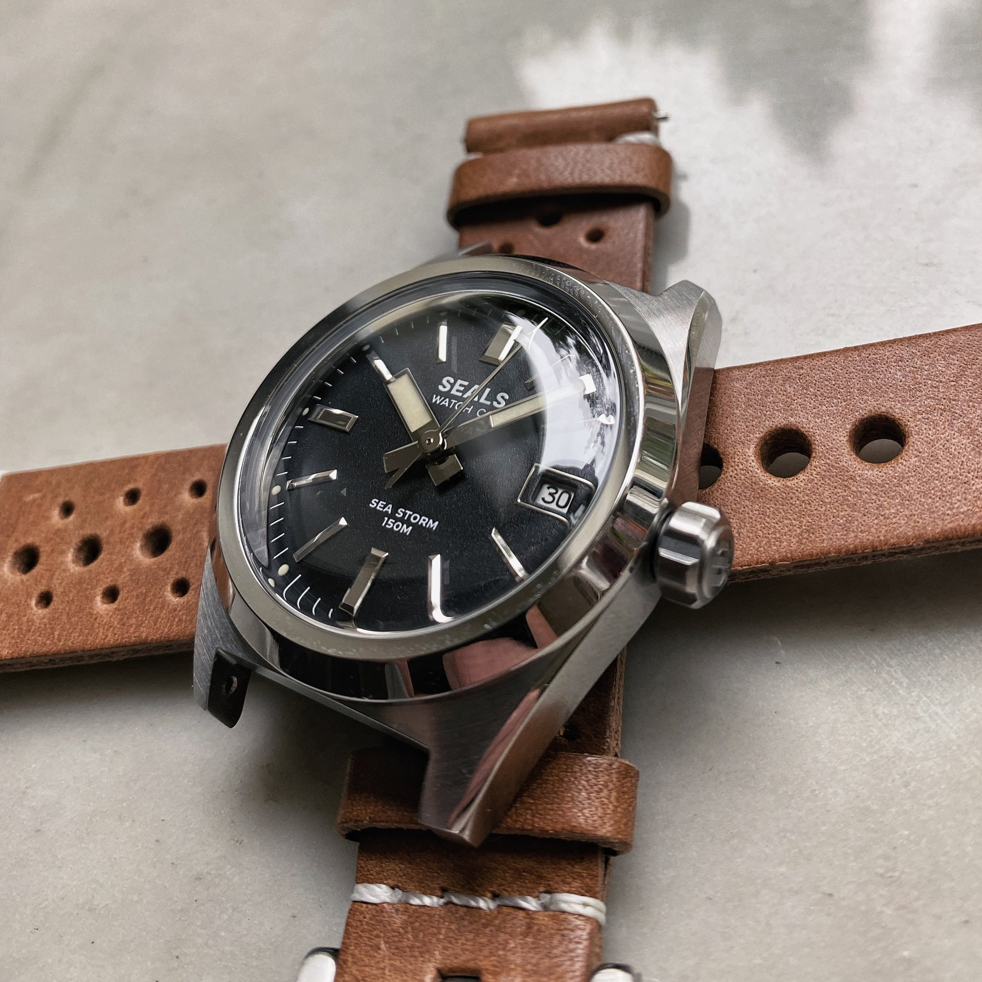 "Sea Storm" Dive Watch - Fixed Bezel - With Date - Seals Watch Co