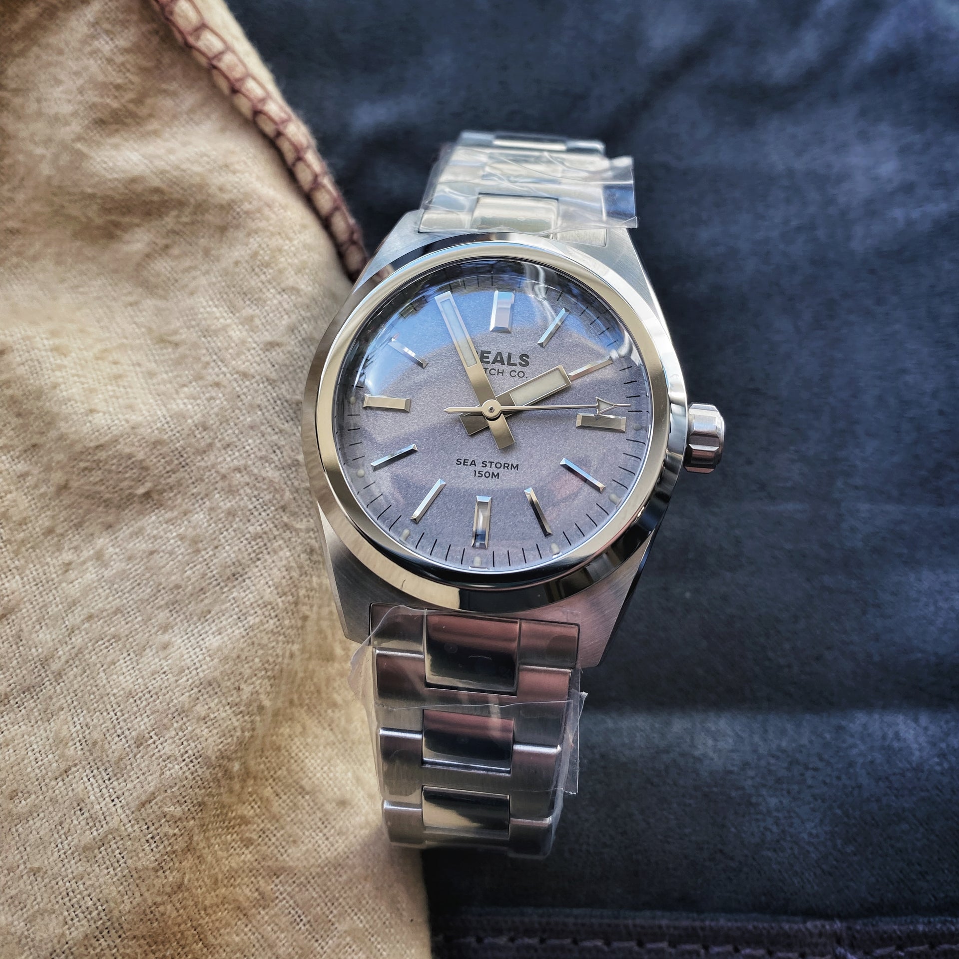 "Sea Storm" Dive Watch - Fixed Bezel - No Date - Seals Watch Co