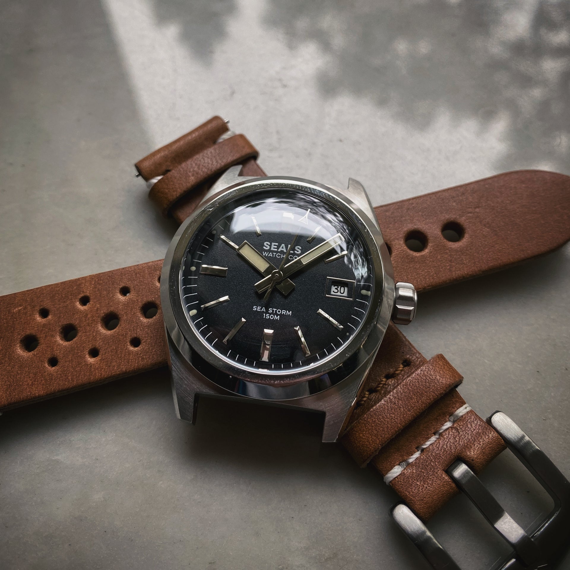 "Sea Storm" Dive Watch - Fixed Bezel - With Date - Seals Watch Co